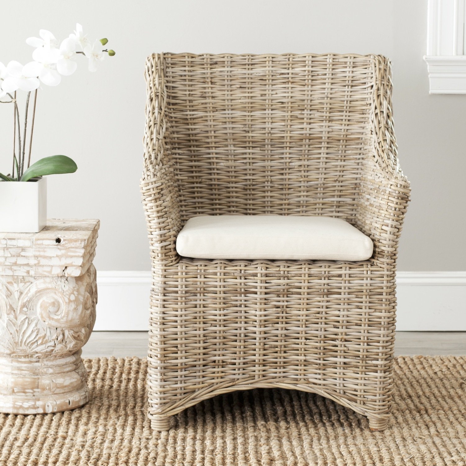Natural Wicker vs Plastic Wicker Patio Furniture Information