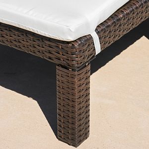 Estrella Outdoor Chaise Lounge Wicker Detail