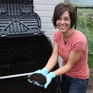How to Use A Tumbling Composter (Lifetime 60058 Tumbler)