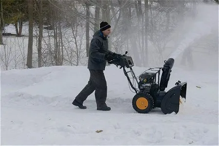 Poulan PRO PR240 - 24-Inch 179cc Two Stage Snowthrower