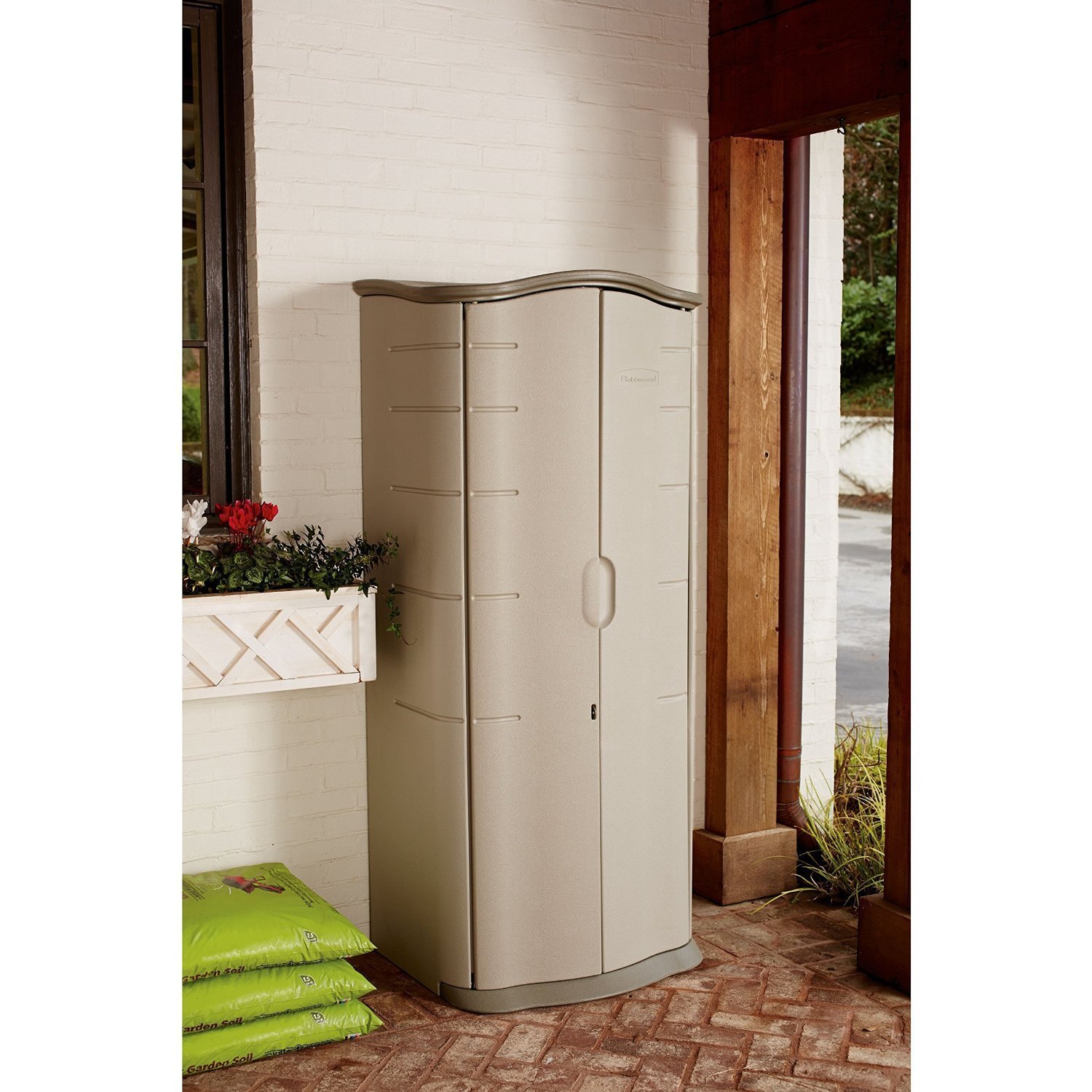 Rubbermaid 121-Gallon Vertical Storage Shed. Reviews and 