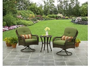 Azalea Ridge with Green Cushions