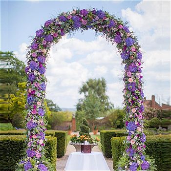 Adorox 7.5 Ft Lightweight White Metal Arch Flower Covered